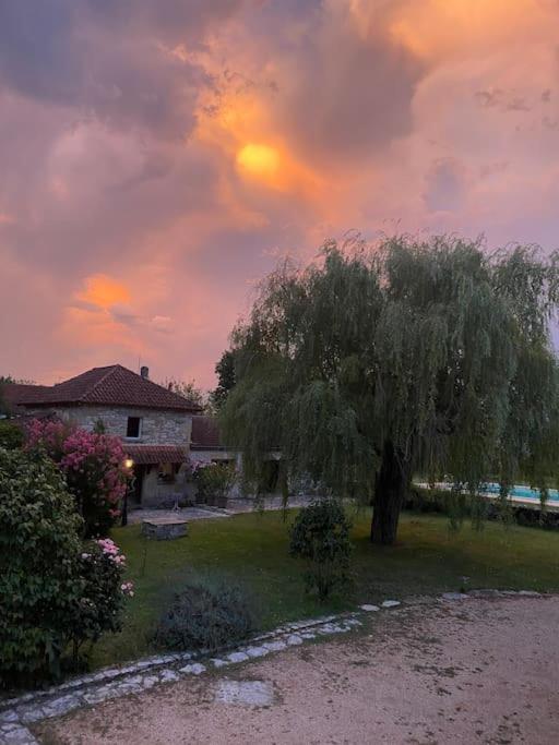 Vakantiehuis La Poire, Op Landgoed Aan De Dordogne Prudhomat Exterior foto